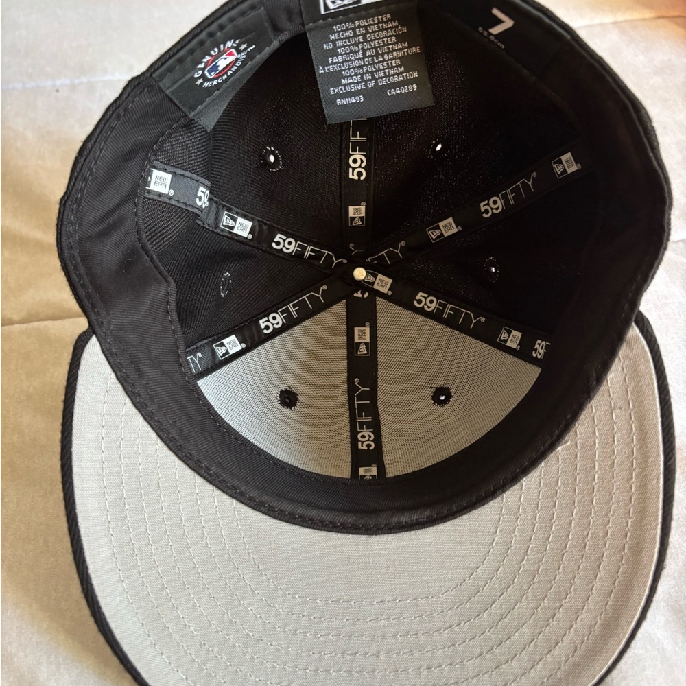 Youth Boys New Era Black Fitted Cap - Picture 2 of 5